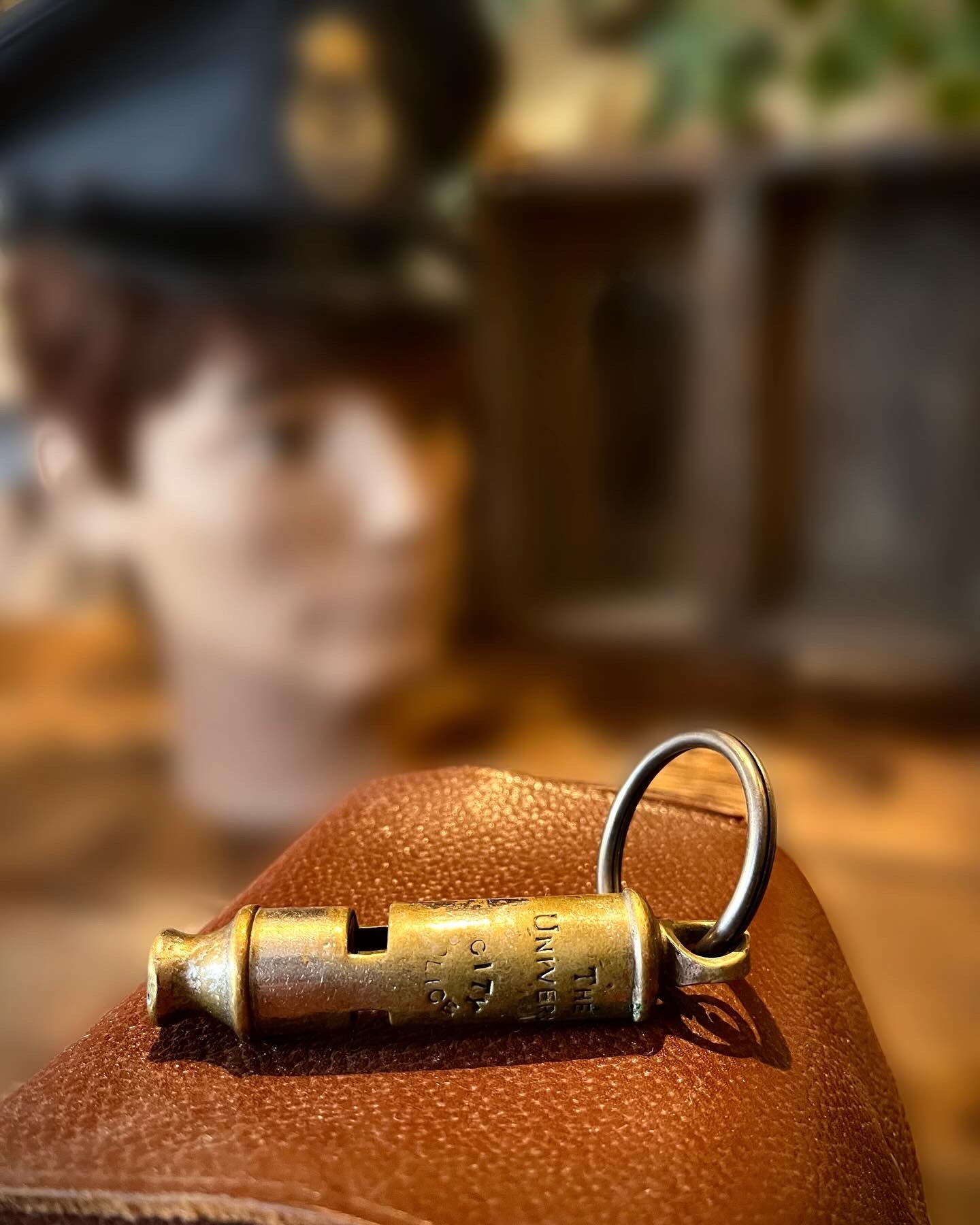 Antik polis visselpipa